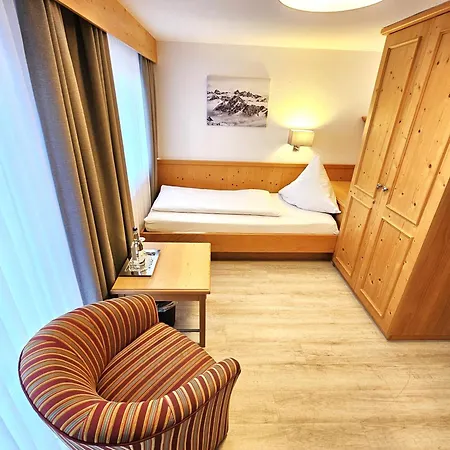 Отель Cafe Fuggerhof 3*