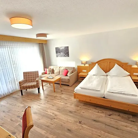 Cafe Fuggerhof Hotel 3*