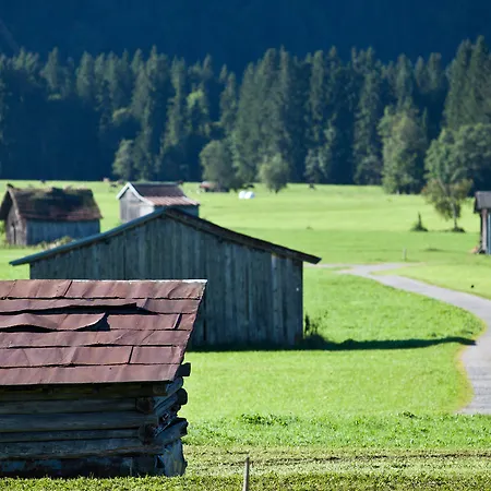 Cafe Fuggerhof ホテル 3*