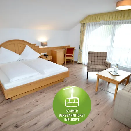 Cafe Fuggerhof ホテル 3*